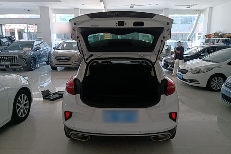 GEELY Emgrand GS 2019 #19 GEELY Emgrand GS 2019 صورة سيارة #19