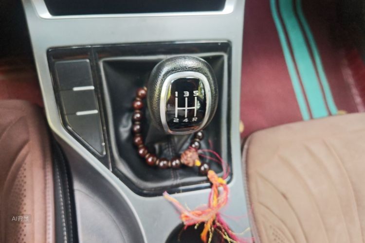 GEELY Emgrand 2019 car image #16