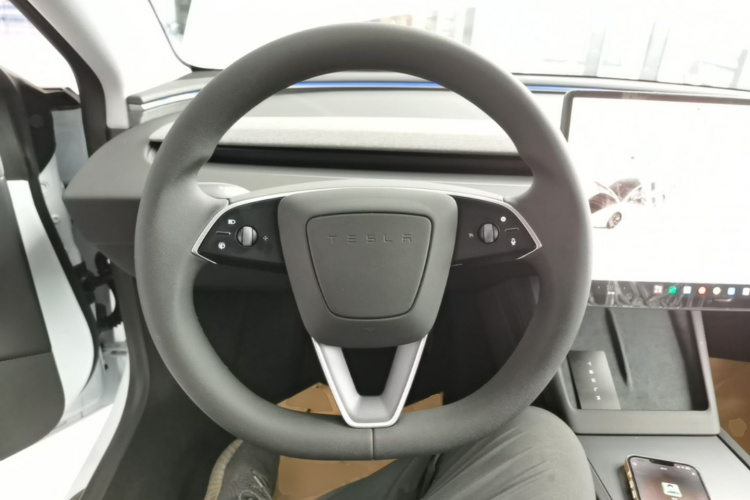 Tesla Model 3 2026 car image #11