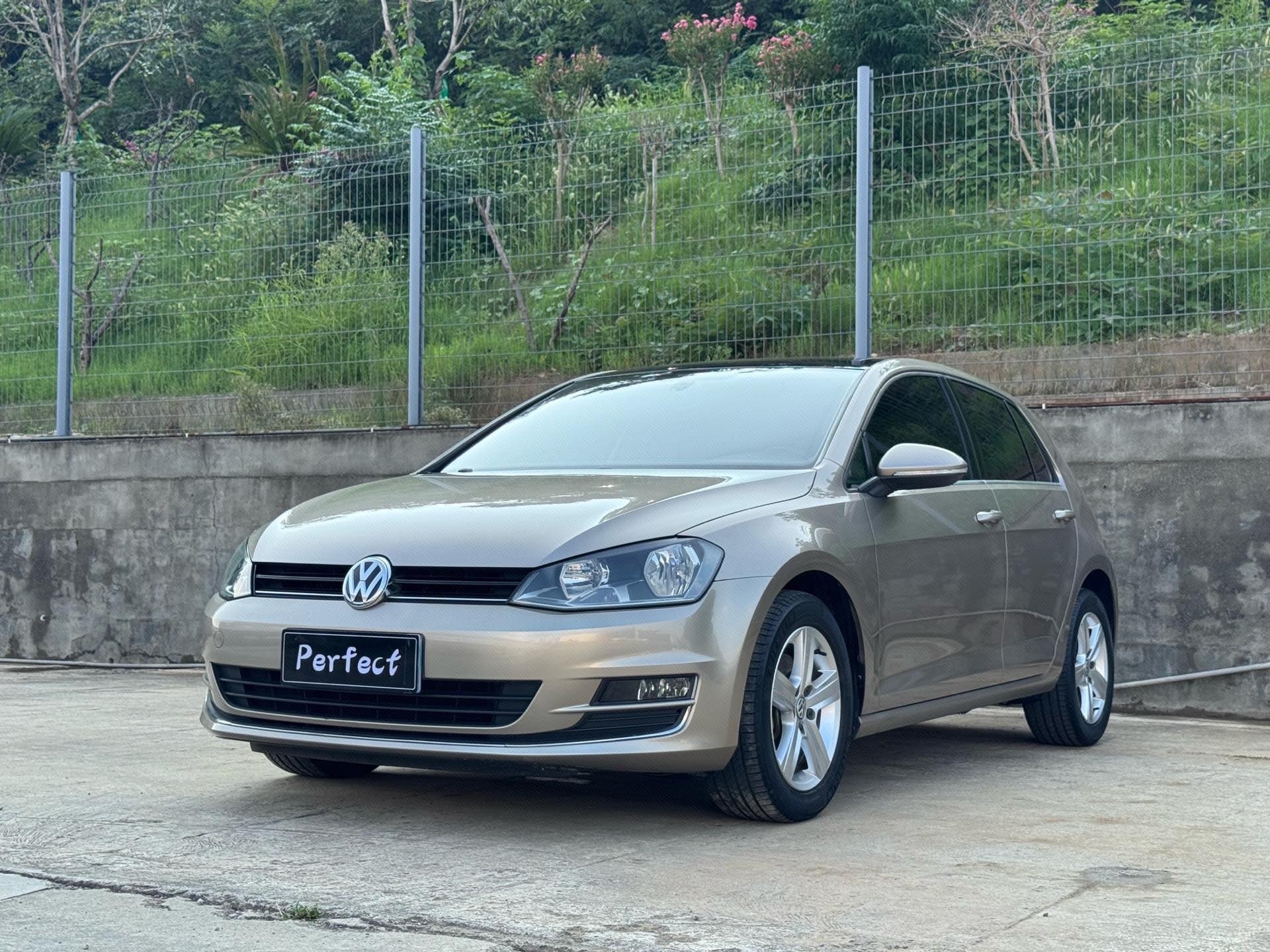 2015 2015 car image