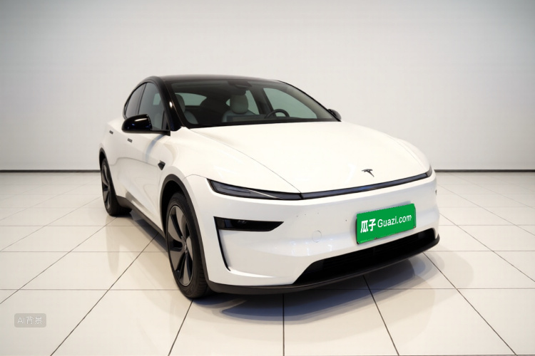 Tesla Model Y 2025 #4 Tesla Model Y 2025 car image #4