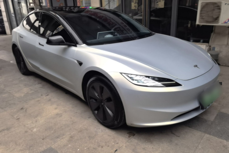 Tesla Model 3 2024 car image #6