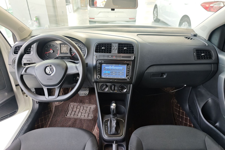 Volkswagen Polo 2017 #10 Volkswagen Polo 2017 car image #10