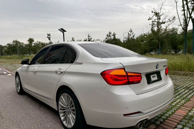 BMW 3 Series 2018 #5 BMW 3 Series 2018 car image #5