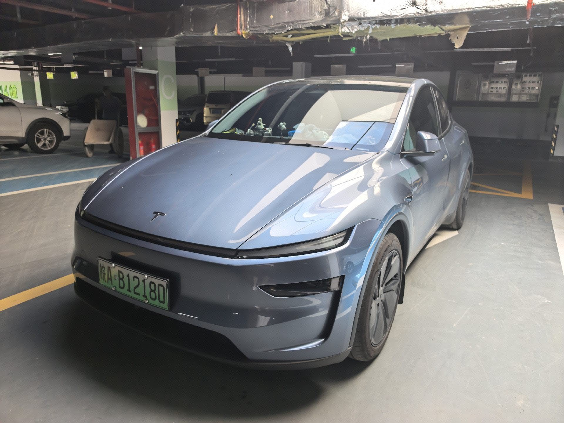Tesla Model Y 2025 car image 