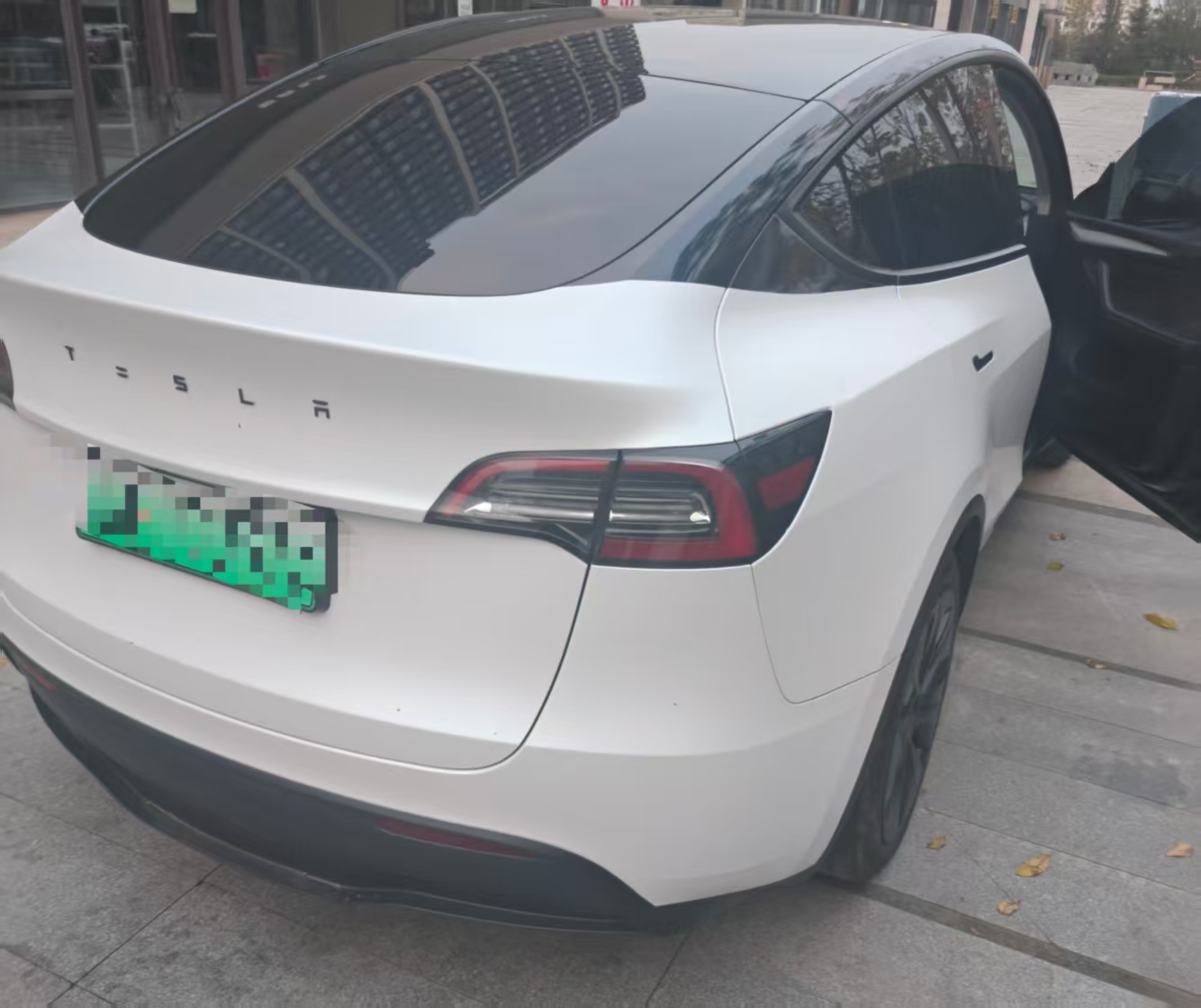 Tesla Model Y 2024 #2 Tesla Model Y 2024 car image #2