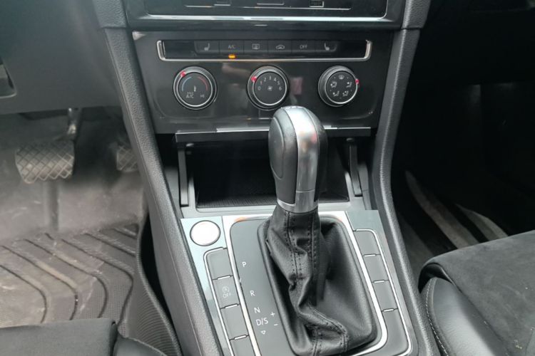 Volkswagen Golf 2019 #14 Volkswagen Golf 2019 car image #14