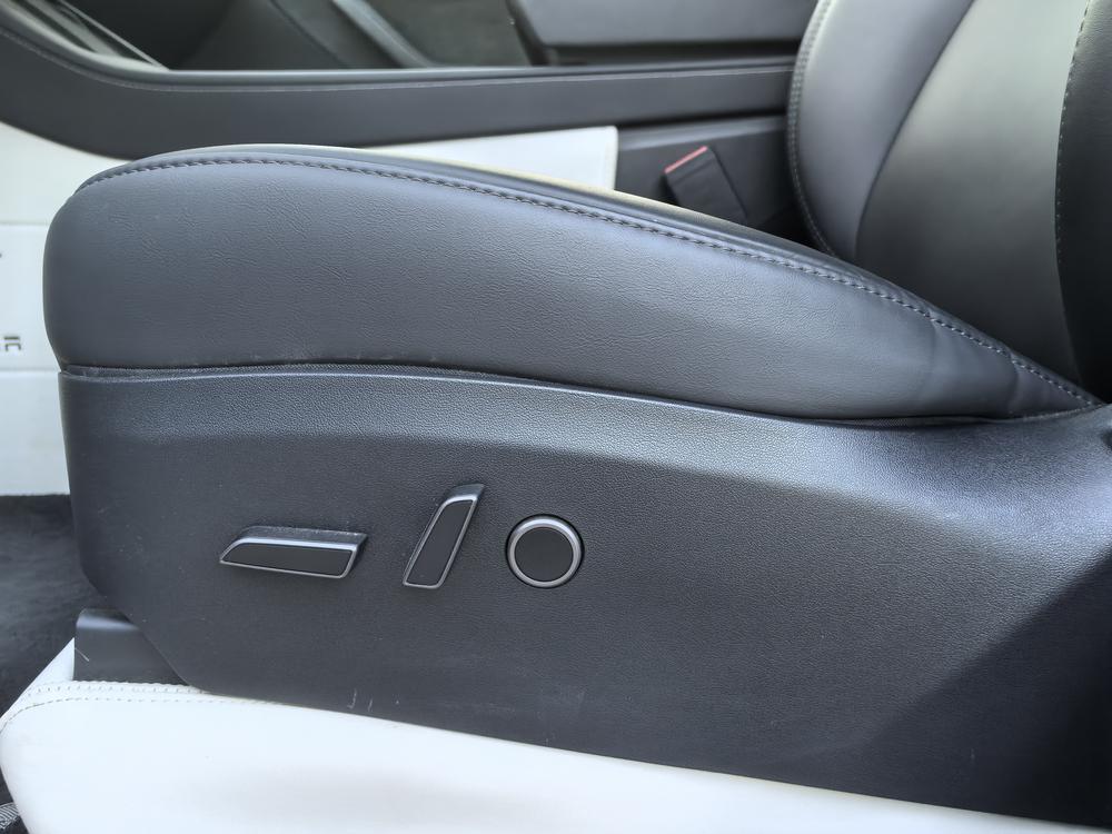 Tesla Model Y 2024 #18 Tesla Model Y 2024 car image #18