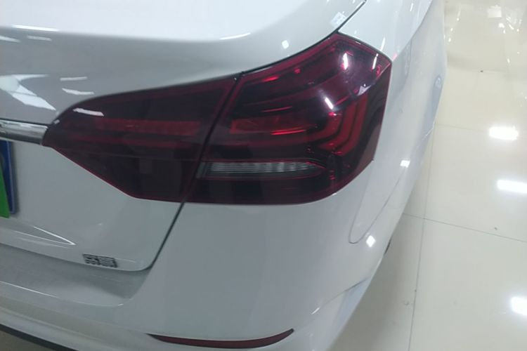 GEELY Emgrand 2021 car image #8