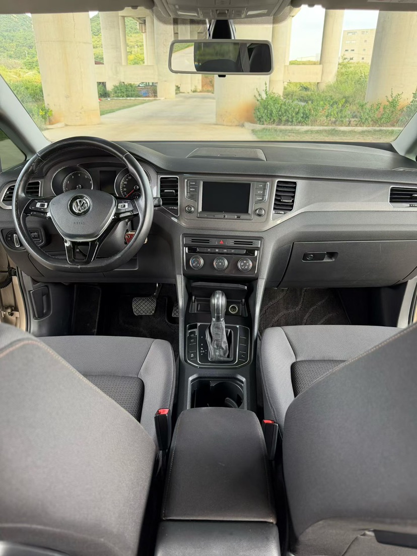 Volkswagen Golf Sportsvan 2017 immagine di auto #8