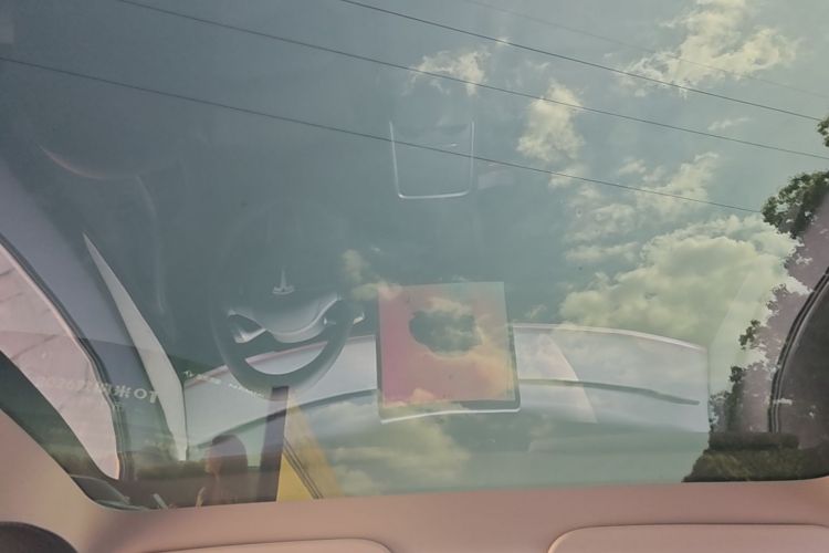 Tesla Model Y 2023 #20 Tesla Model Y 2023 car image #20