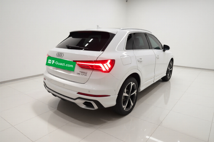 Audi Q3 2025 car image #7