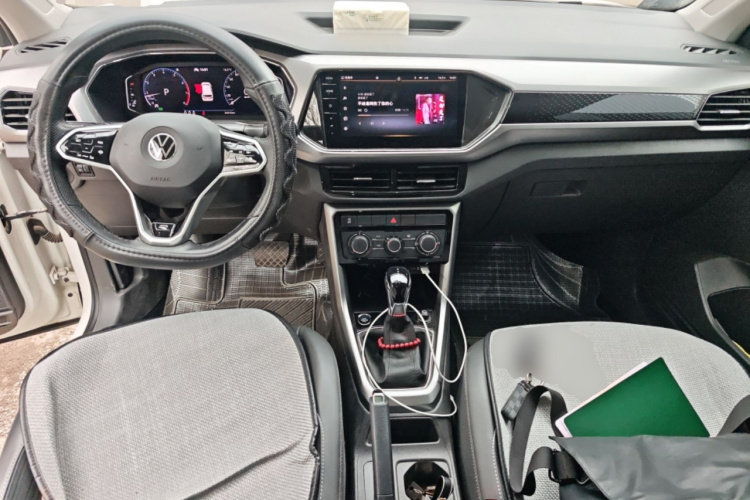 Volkswagen T-Cross 2021 car image #7