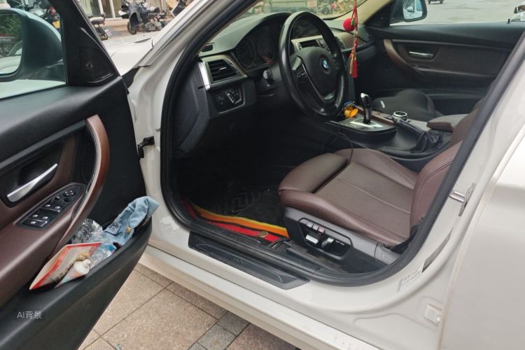 BMW 3 Series 2018 car image #18
