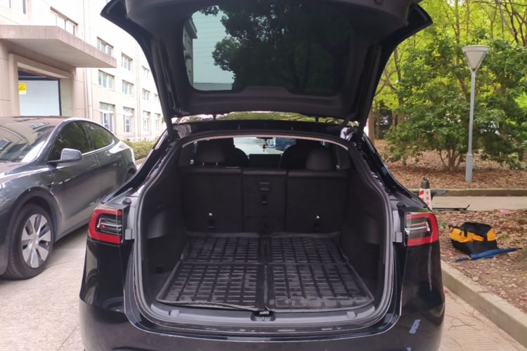 Tesla Model Y 2023 #19 Tesla Model Y 2023 car image #19