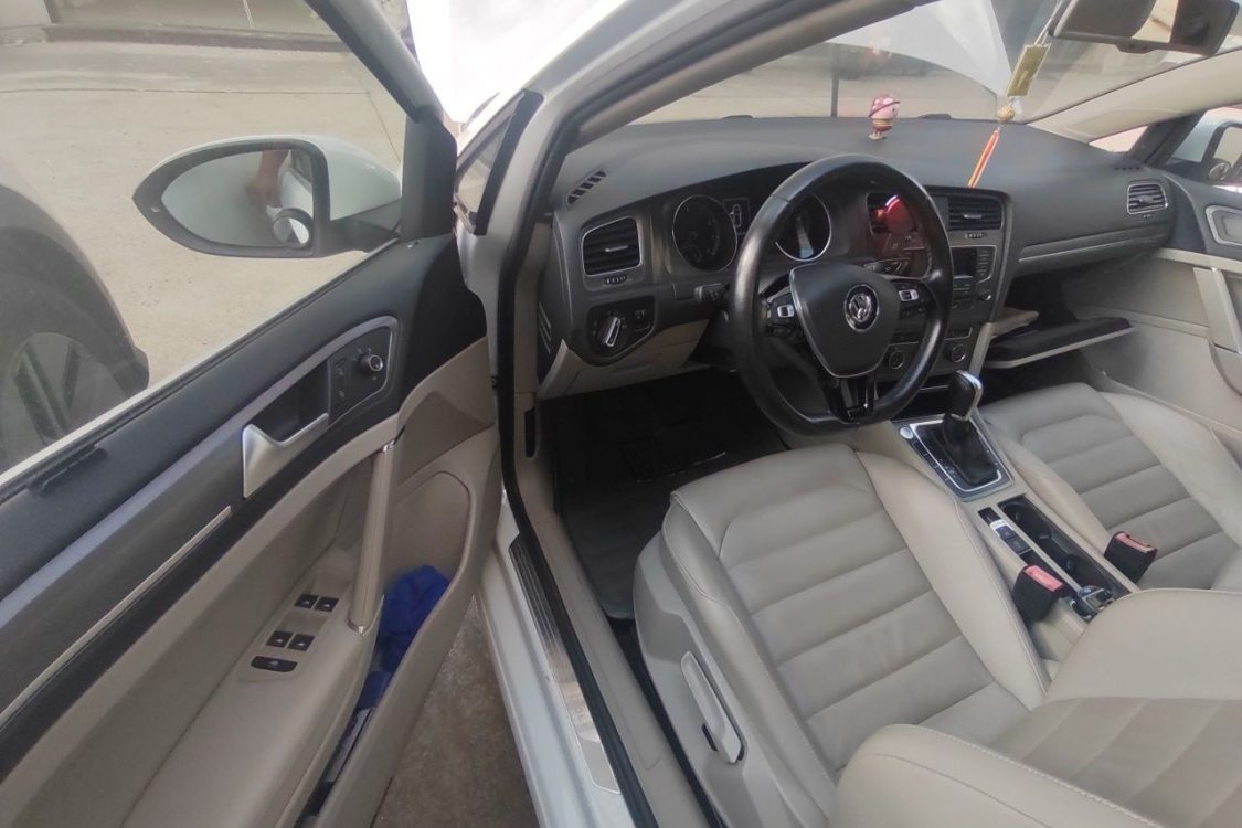 Volkswagen Golf 2015 car image #23