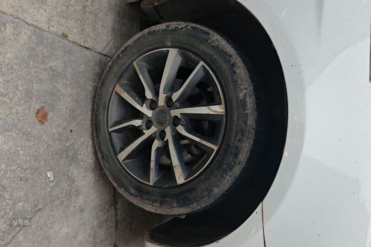 GEELY Emgrand 2019 car image #9