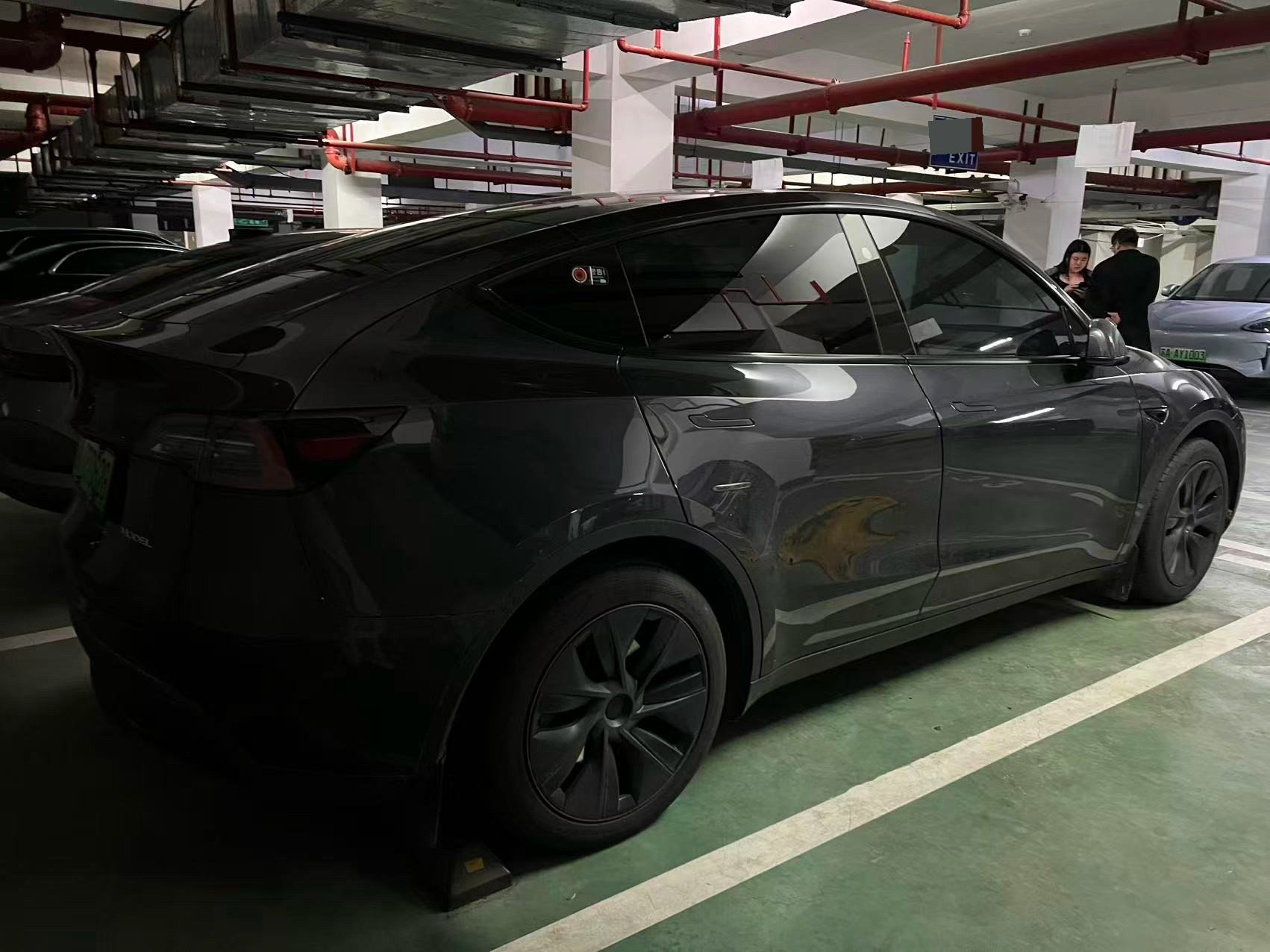 Tesla Model Y 2024 immagine di auto #4