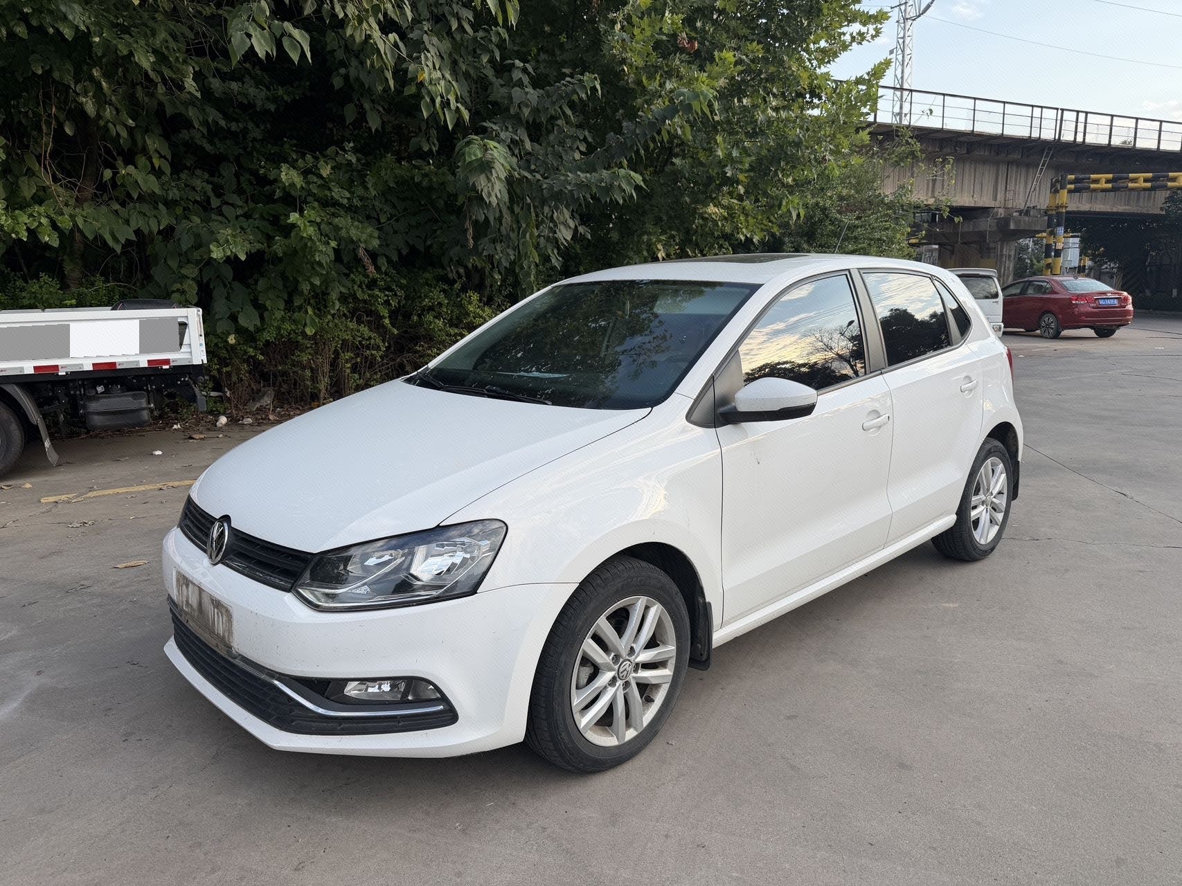 Volkswagen Polo 2018 car image 