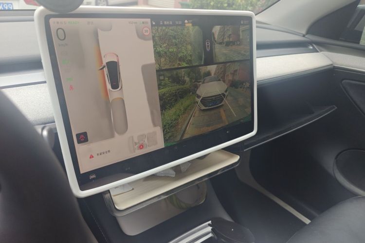 Tesla Model Y 2024 #12 Tesla Model Y 2024 car image #12