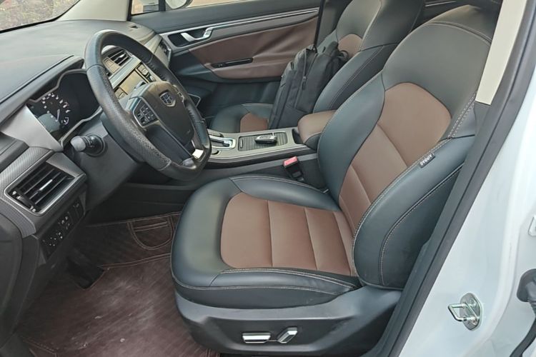 GEELY Emgrand GS 2018 car image #15