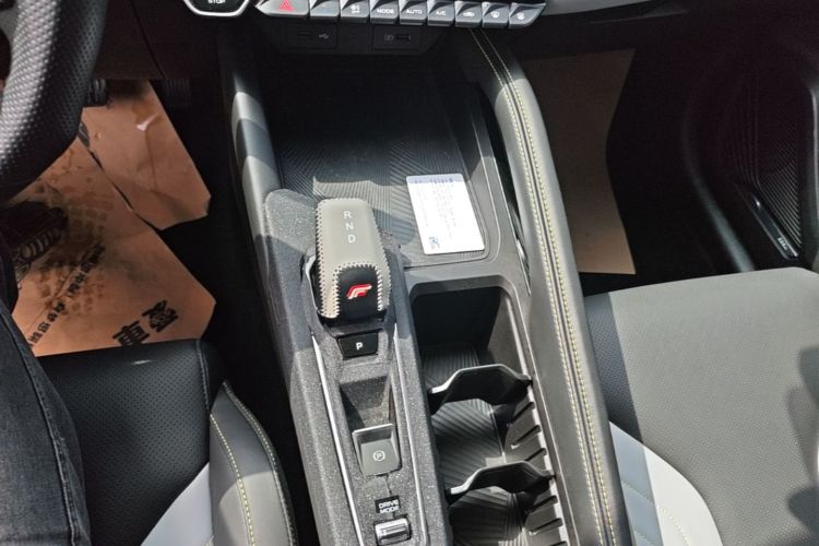 GEELY Coolray 2022 immagine di auto #14