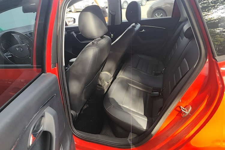 Volkswagen Polo 2015 immagine di auto #17