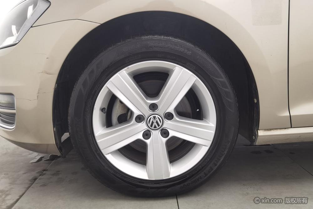 Volkswagen Golf 2017 car image #8