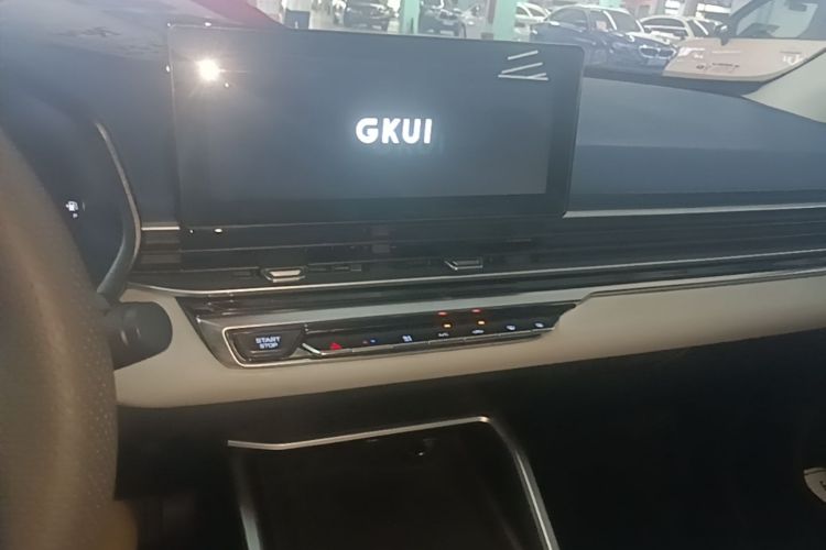 GEELY Emgrand 2022 car image #17