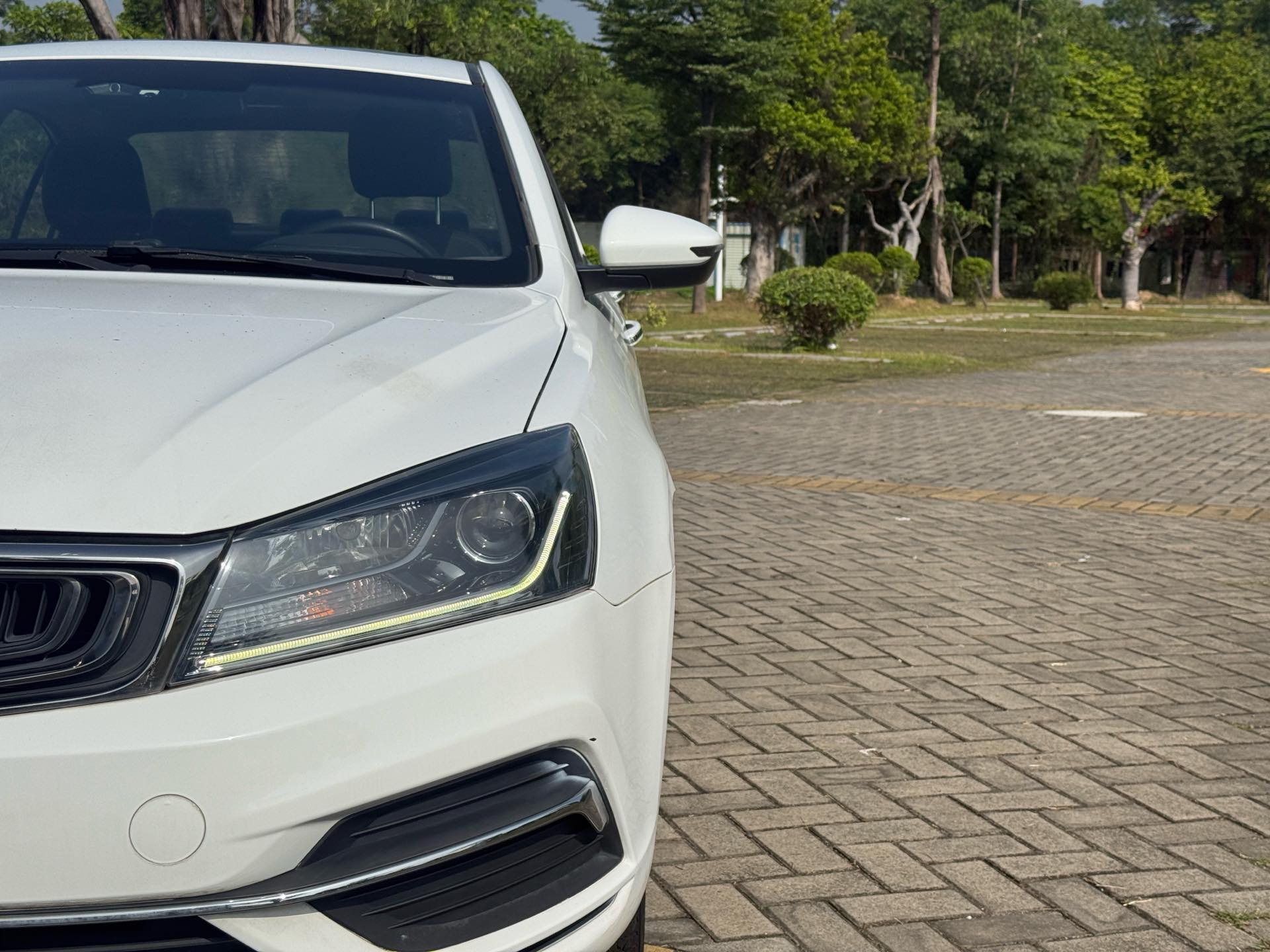 GEELY Emgrand 2019 car image #16