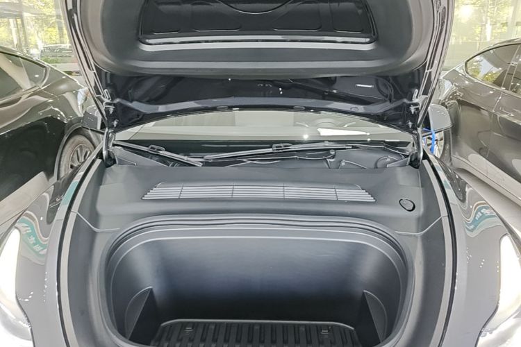 Tesla Model Y 2025 #22 Tesla Model Y 2025 immagine di auto #22