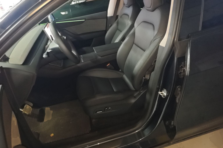 Tesla Model Y 2025 #19 Tesla Model Y 2025 car image #19