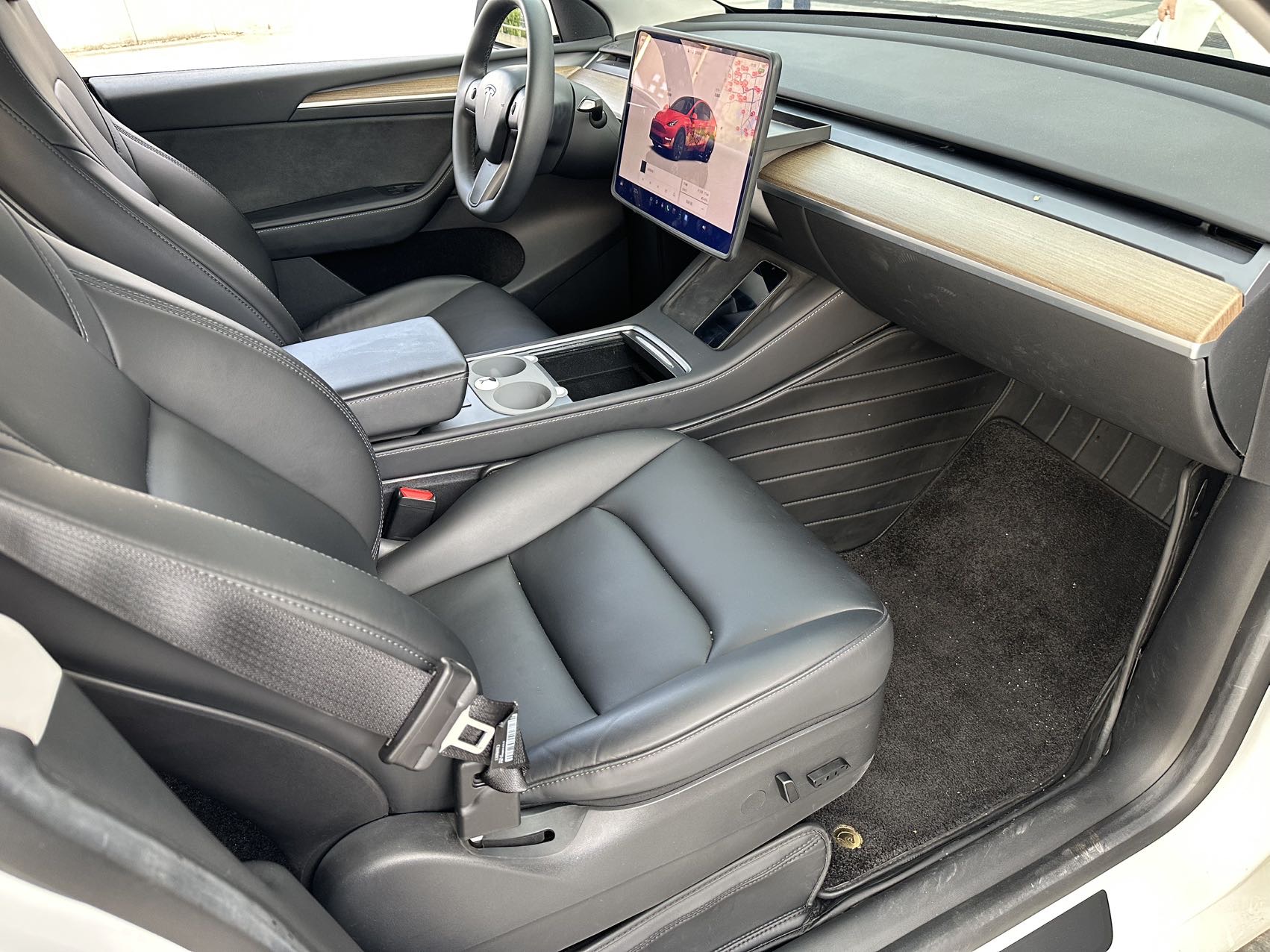 Tesla Model Y 2022 #20 Tesla Model Y 2022 car image #20