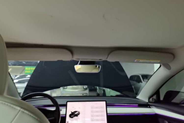 Tesla Model 3 2022 car image #18