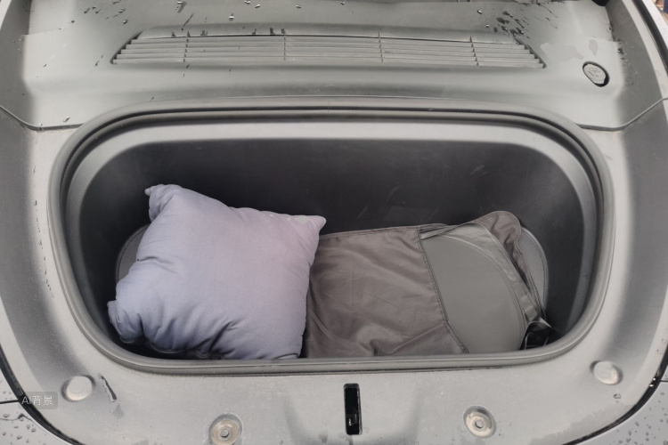 Tesla Model Y 2024 car image #22
