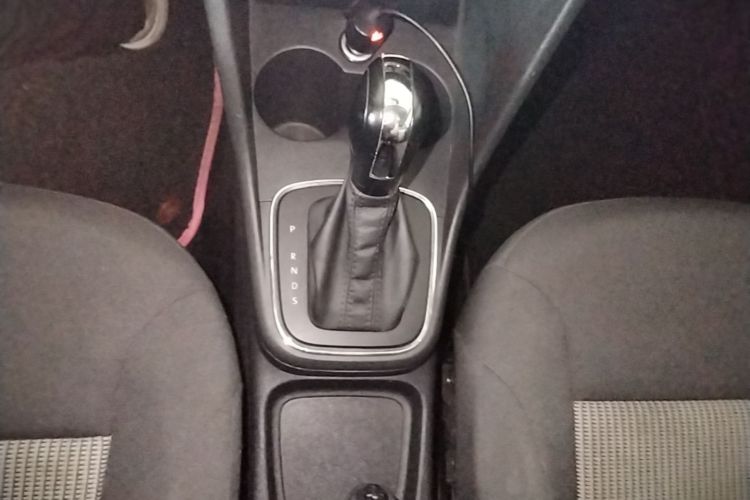 Volkswagen Polo 2016 car image #14