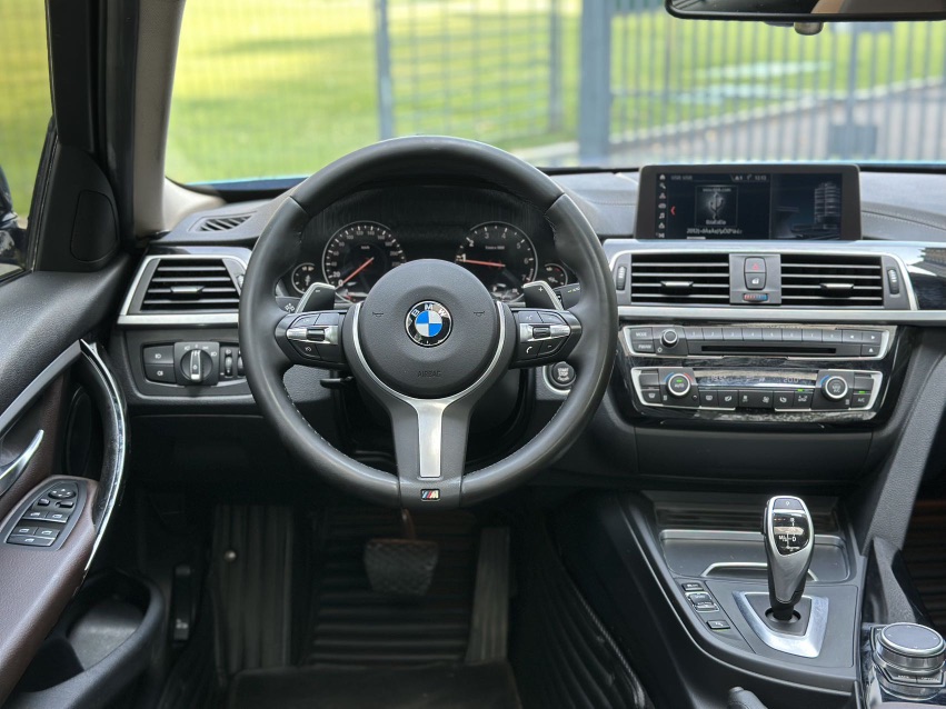 BMW 3 Series 2019 #18 BMW 3 Series 2019 car image #18