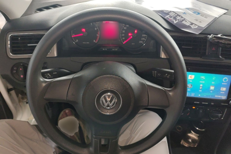 Volkswagen Santana 2016 car image #11