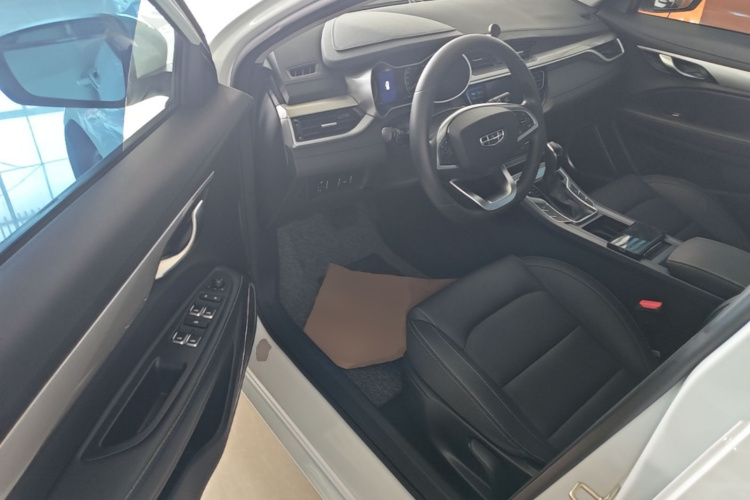 GEELY Emgrand 2020 #16 GEELY Emgrand 2020 car image #16