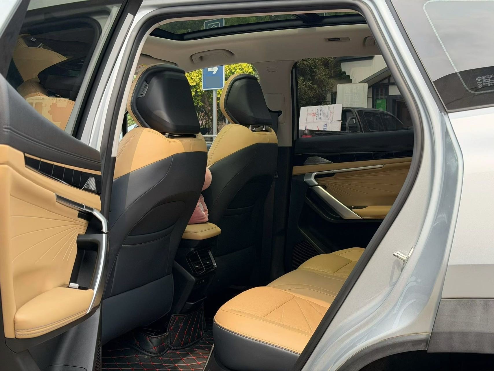 GEELY Boyue L 2023 car image #7