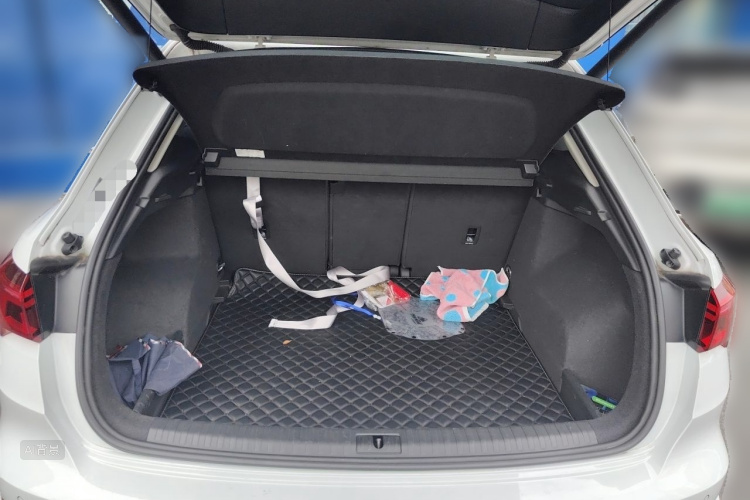 Audi Q3 2020 car image #21
