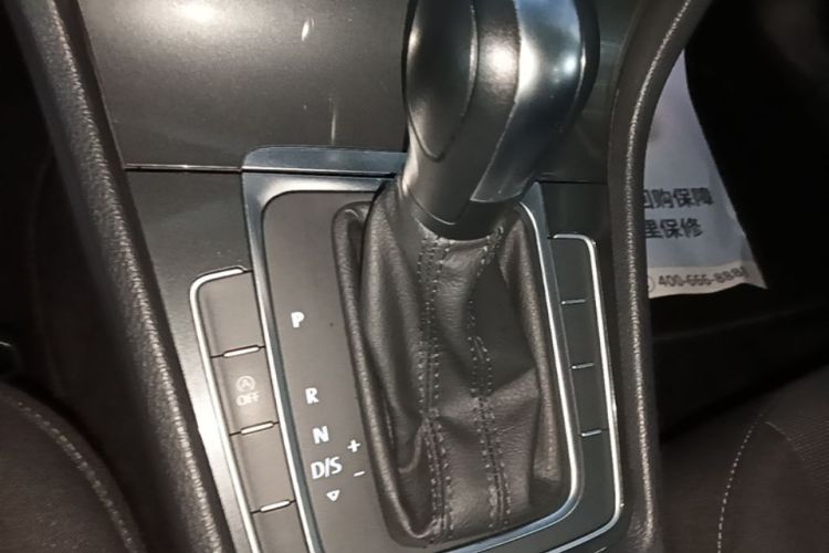 Volkswagen Golf 2019 car image #18