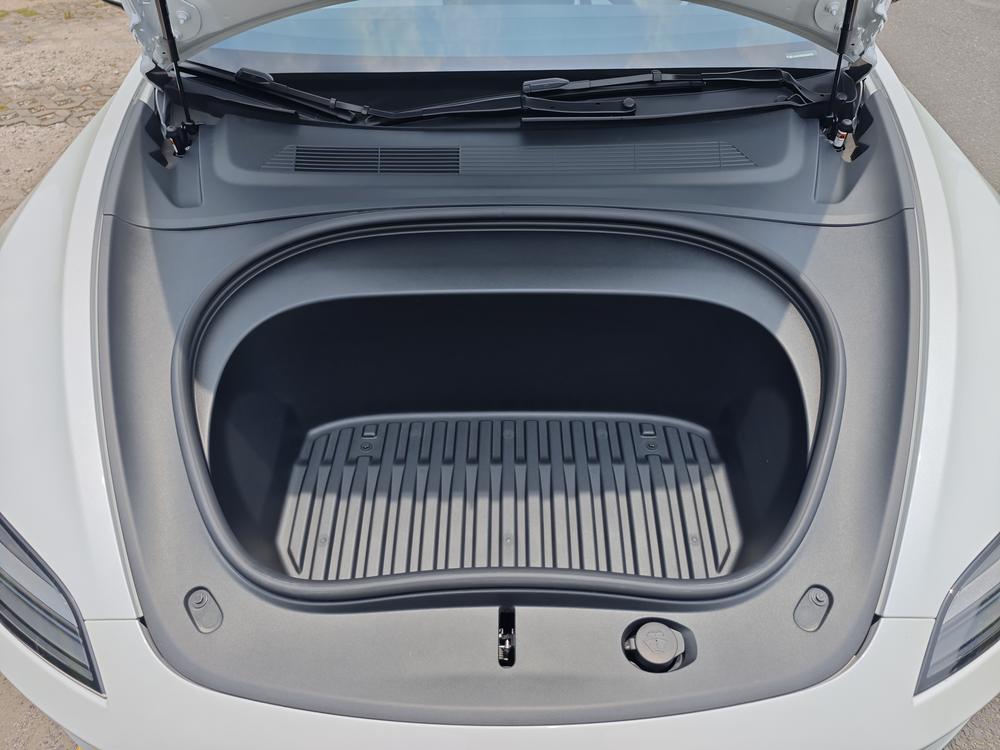 Tesla Model 3 2025 car image #27