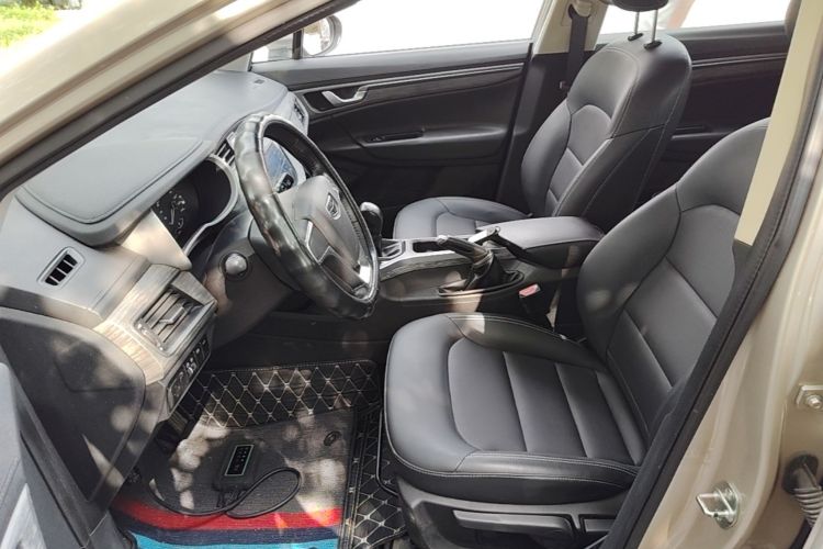GEELY Emgrand GS 2018 car image #15