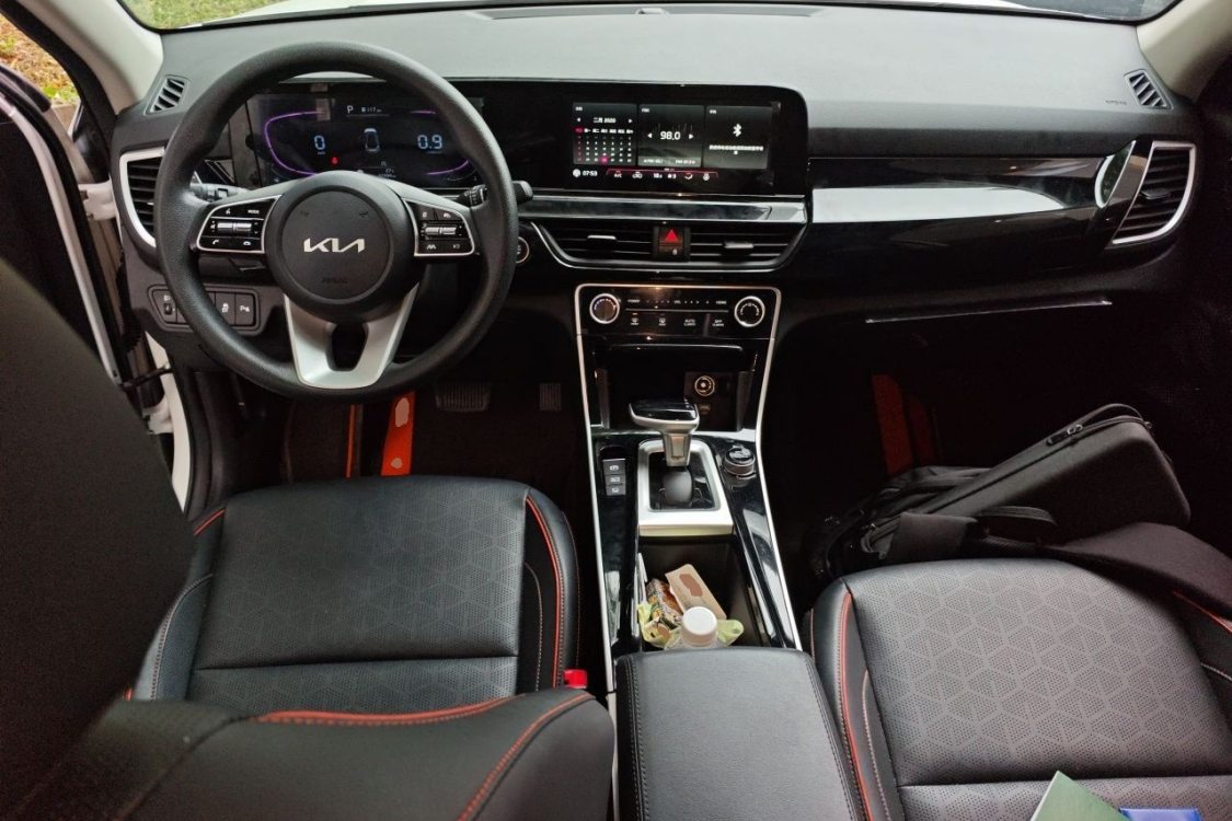 Kia Seltos 2023 صورة سيارة #23