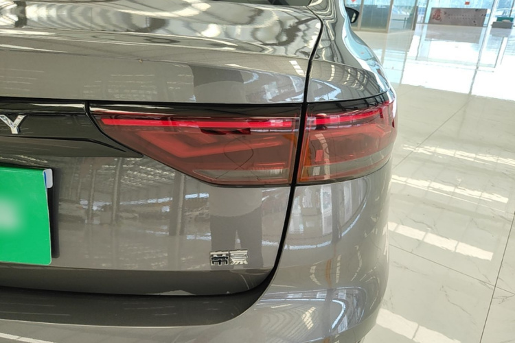 GEELY Emgrand 2023 car image #8