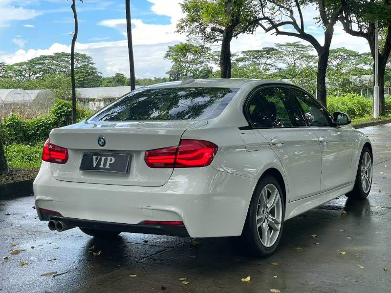 BMW 3 Series 2018 #9 BMW 3 Series 2018 car image #9
