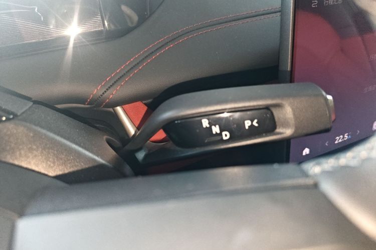 MI SU7 2025 car image #18