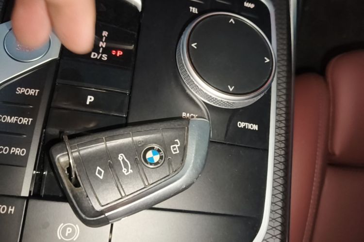 BMW 3 Series 2025 #14 BMW 3 Series 2025 car image #14