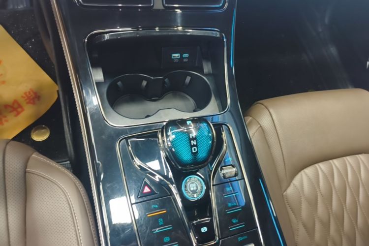 BYD Han 2023 car image #18